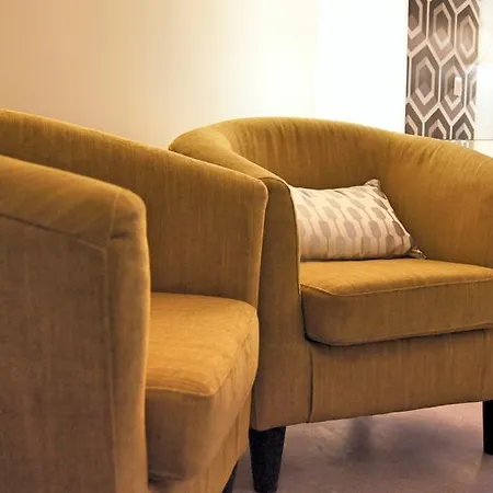 לינה וארוחת בוקר Les Bethunoises & Grand-place 4*