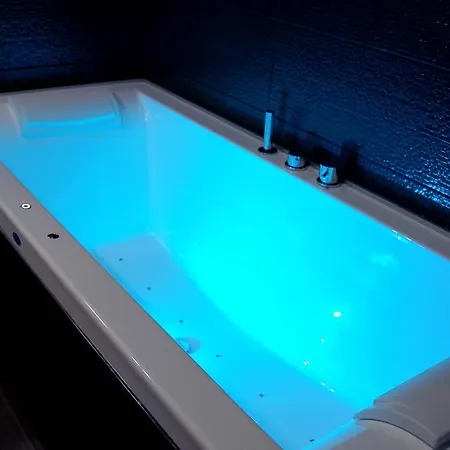 Les Bethunoises & Grand-place לינה וארוחת בוקר 4*